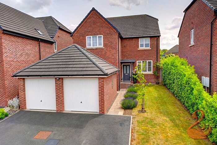 5 Bedroom Detached House For Sale In Kings Road, Evesham Marina, Evesham, WR11