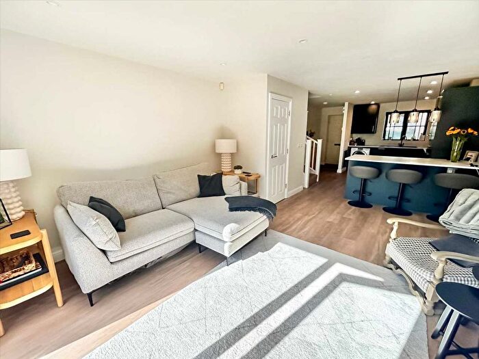 3 Bedroom Town House For Sale In Church View, Nottingham, NG11