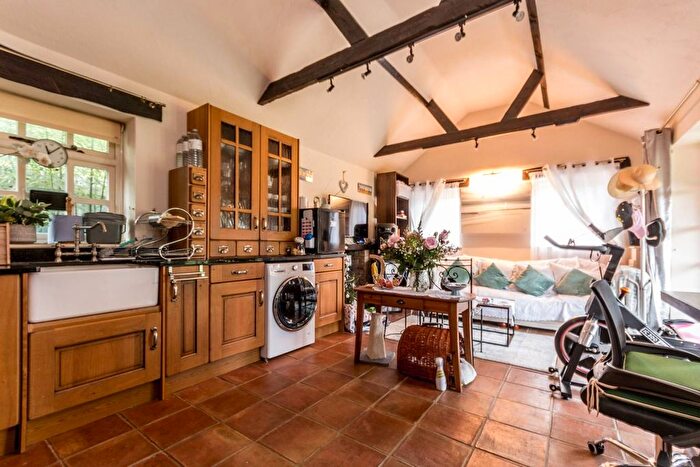 1 Bedroom Detached House To Rent In Chobham, Woking, GU24