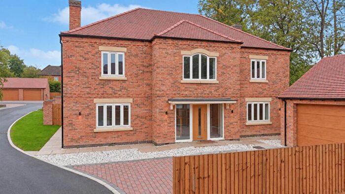 5 Bedroom Detached House For Sale In Bath Lane, Moira, DE12