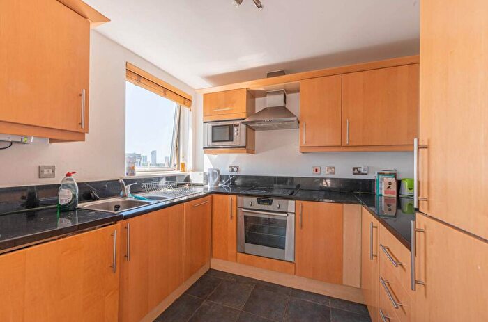 2 Bedroom Flat To Rent In Constable House, Canary Wharf, London, E14