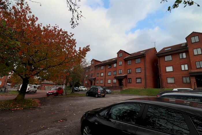 1 Bedroom Flat To Rent In Tippett Rise, Dale Road, Reading, RG2