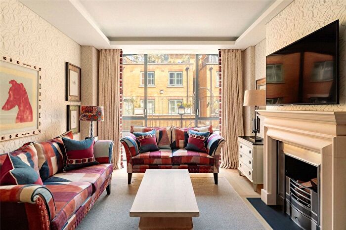 2 Bedroom Flat To Rent In Richmond Mews, Soho, W1D