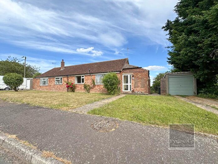 2 Bedroom Semi-Detached Bungalow For Sale In Swan Close, Langham, NR25