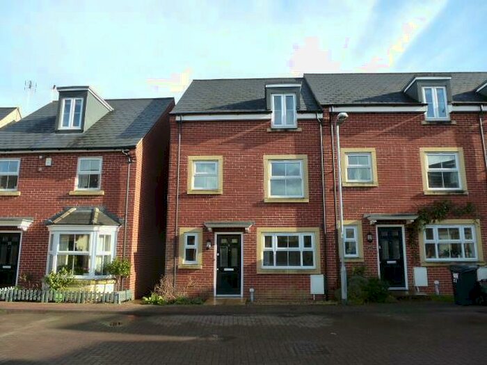 4 Bedroom House To Rent In Portway Gardens, Frome, BA11