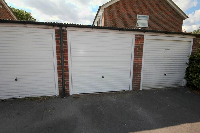 Garage / Parking To Rent In Garage, Fieldway, Lindfield, RH16