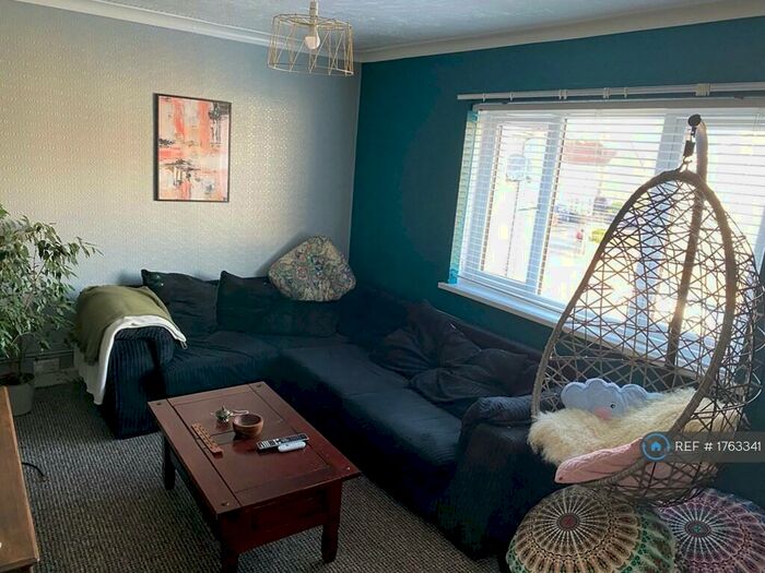 2 Bedroom Flat To Rent In Auburn Avenue, Port Talbot, SA12