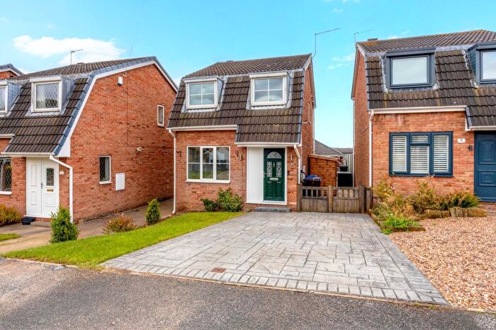 3 Bedroom Detached House For Sale In Montrose Avenue, Darton, Barnsley, S75