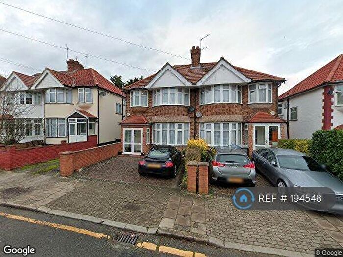 4 Bedroom Semi-Detached House To Rent In Chestnut Grove, Wembley, HA0