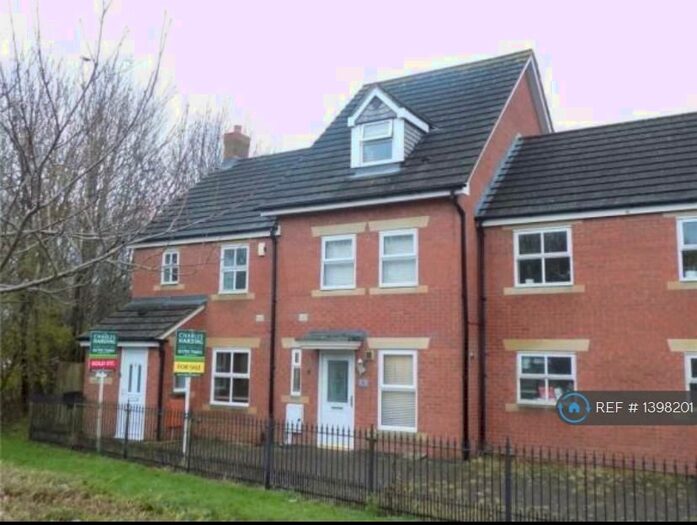 3 Bedroom Terraced House To Rent In Thresher Drive, Swindon, SN25