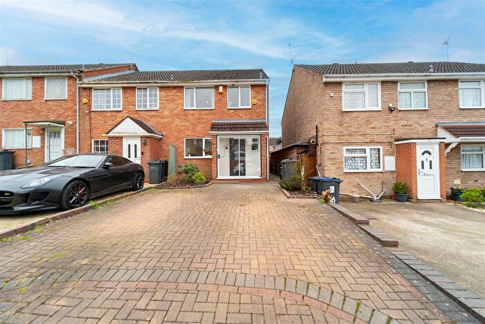 3 Bedroom Property To Rent In Falkland Croft, Birmingham, B30