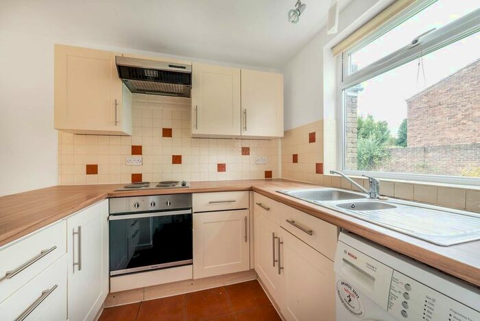 3 Bedroom Terraced House To Rent In Allbrook Close, Teddington, TW11