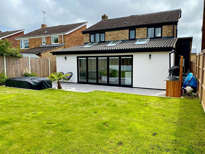 4 Bedroom Detached House For Sale In Broadwaters Road, Oulton Broad, Lowestoft, Suffolk, NR33