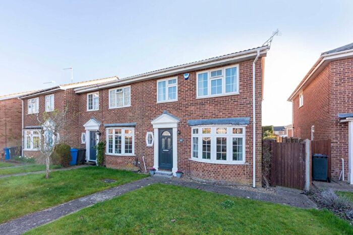3 Bedroom End Of Terrace House For Sale In Cranbrook Drive, Maidenhead, SL6