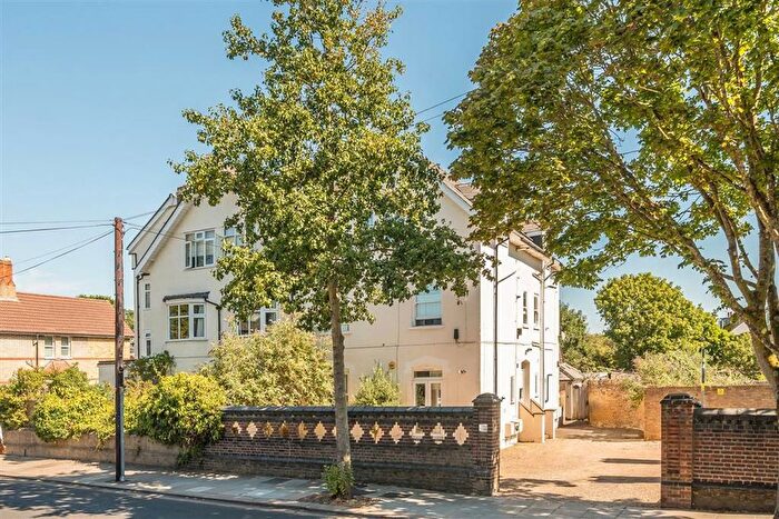 1 Bedroom Flat To Rent In Waldegrave Road, Teddington, TW11