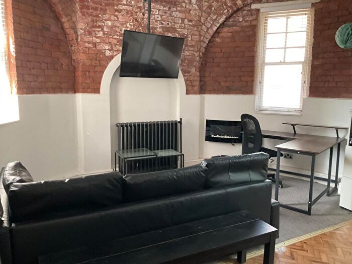 2 Bedroom Flat To Rent In Corporation Street, Manchester, M4