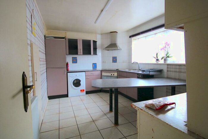 3 Bedroom House To Rent In St. Marys Road, Ilford, IG1