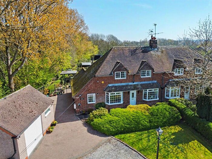 3 Bedroom Semi Detached House For Sale In Pasture Lane, Long Eaton, NG10