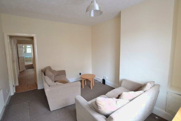 2 Bedroom House To Rent In Dean Street, Derby, DE22