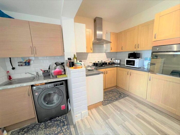4 Bedroom Terraced House To Rent In Romford, RM6