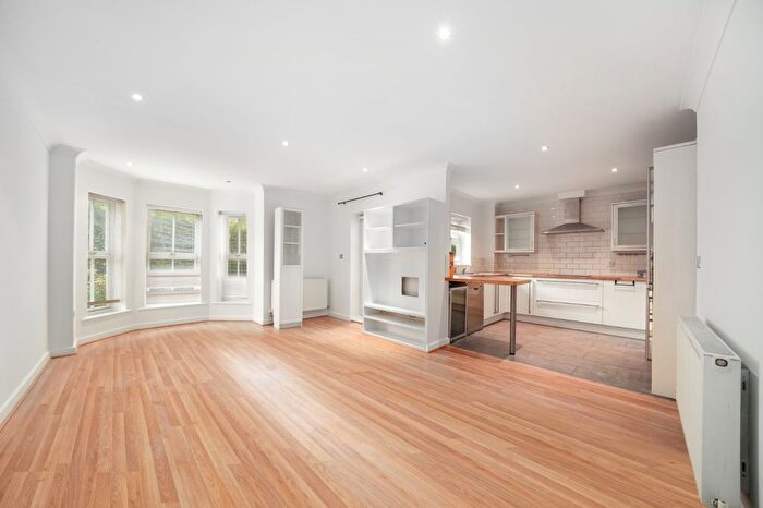 2 Bedroom Flat For Sale In Northpoint Square, Tufnell Park, NW1