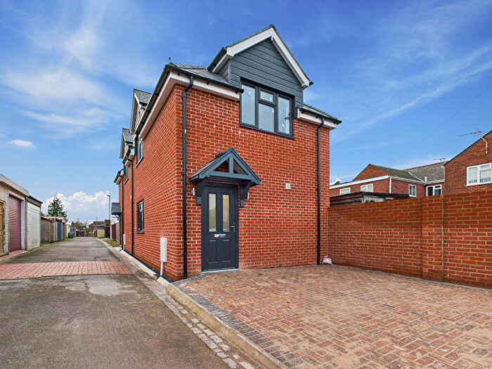 1 Bedroom Flat To Rent In Wood Place, SO19