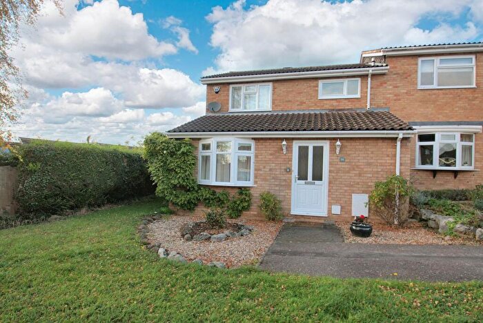 3 Bedroom End Of Terrace House For Sale In Becketts Close, Maulden, MK45