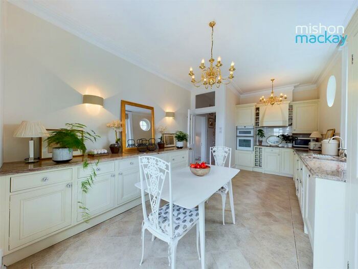 4 Bedroom Flat To Rent In High Street, Hurstpierpoint, Hassocks, BN6