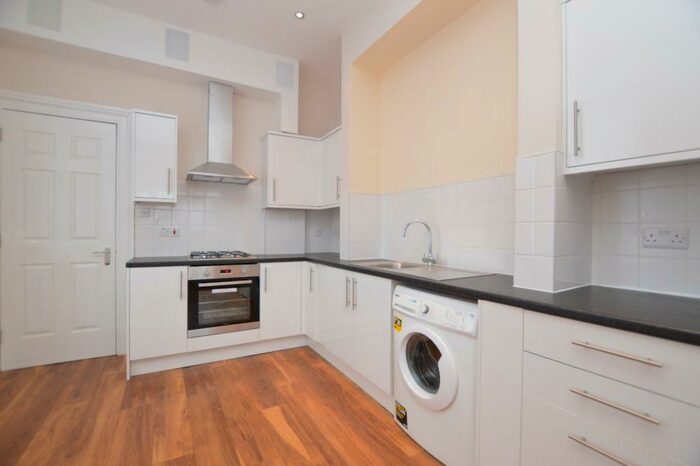 2 Bedroom Flat To Rent In Nunhead Lane Peckham, SE15