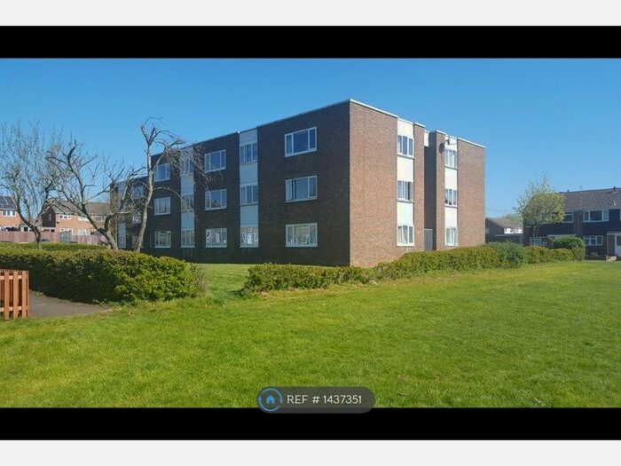 2 Bedroom Flat To Rent In Wesley Court, Royal Wootton Bassett, Swindon, SN4