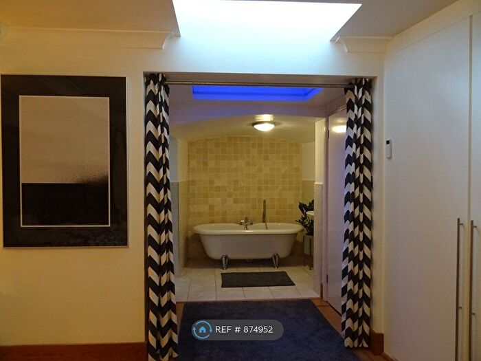 2 Bedroom Maisonette To Rent In Landor Road, London, SW9