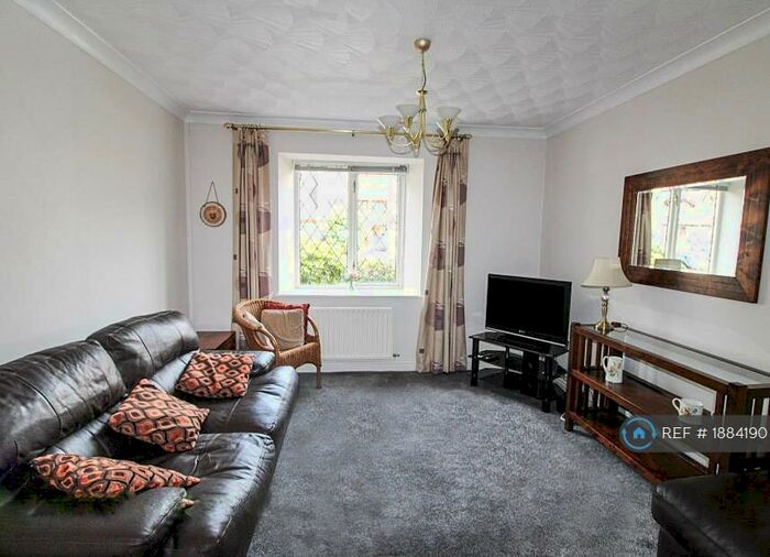 1 Bedroom Flat To Rent In Moss Bank House, Bolton, BL1