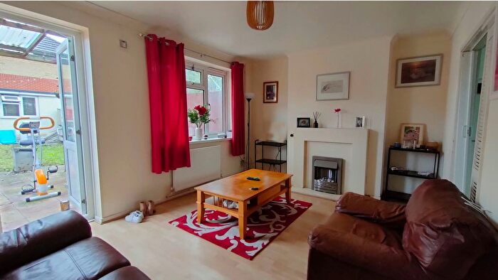 2 Bedroom End Terrace House To Rent In Blackwall Lane, Greenwich, SE10