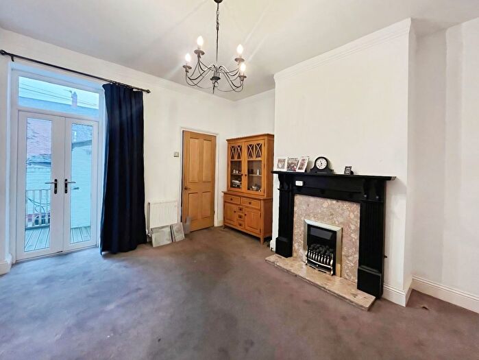 2 Bedroom Flat For Sale In Coleridge Avenue, South Shields, Tyne And Wear, NE33
