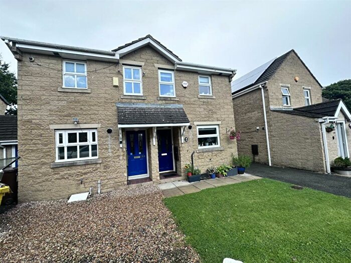 2 Bedroom Semi-Detached House To Rent In Printers Fold, Burnley, BB12