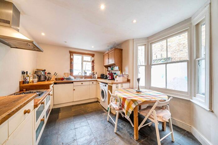 4 Bedroom House For Sale In Shuttleworth Road, Battersea, London, SW11