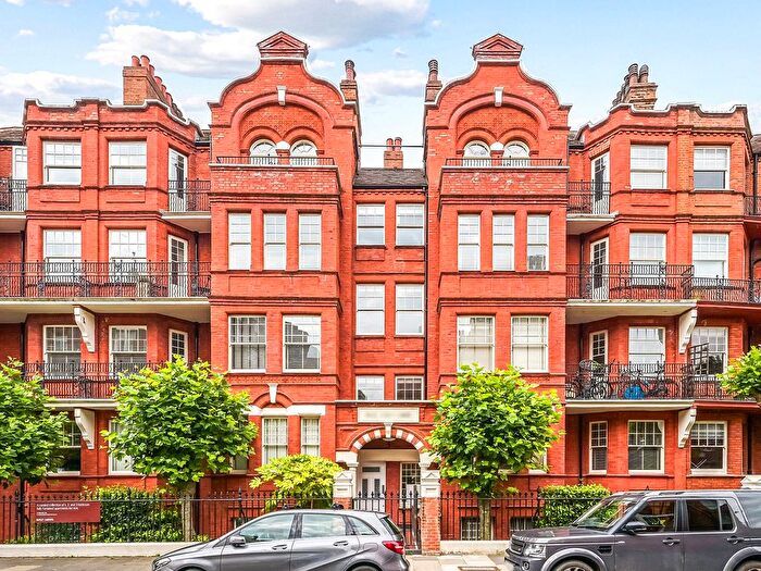 2 Bedroom Flat To Rent In Hamlet Gardens, King Street, W6