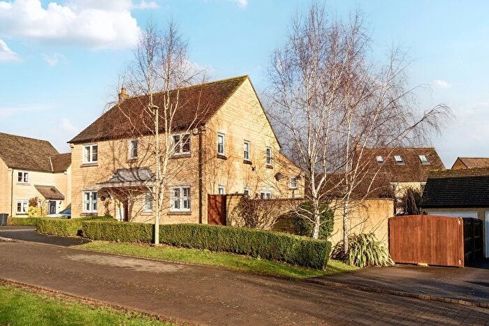 5 Bedroom Detached House For Sale In Oaks Meade, Carterton, OX18