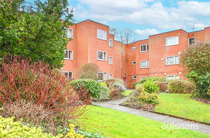 2 Bedroom Flat For Sale In Hagley Road, Edgbaston, West Midlands, B16