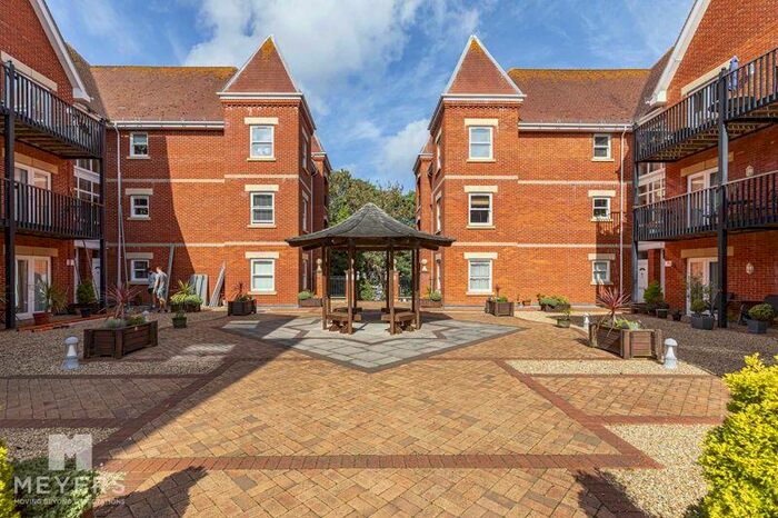 2 Bedroom Apartment To Rent In Kings Courtyard, - Knyveton Road, Bournemouth, BH1