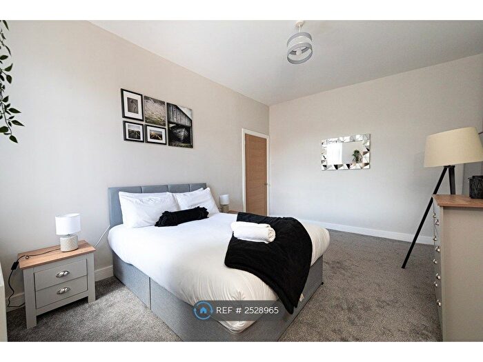 5 Bedroom Terraced House To Rent In Hillfield Street, Gateshead, NE8