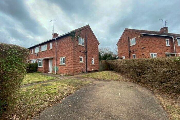 3 Bedroom Semi-Detached House To Rent In Ash Tree Road, Redditch, B97