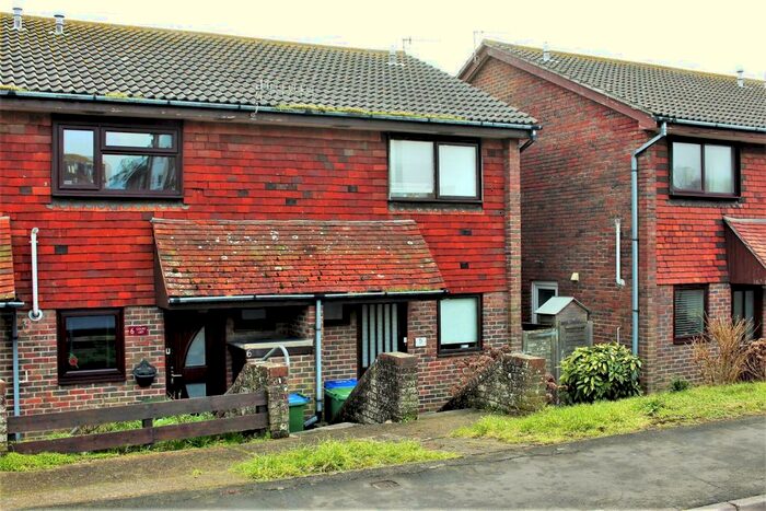 2 Bedroom House To Rent In Court Leet, Seaford, BN25