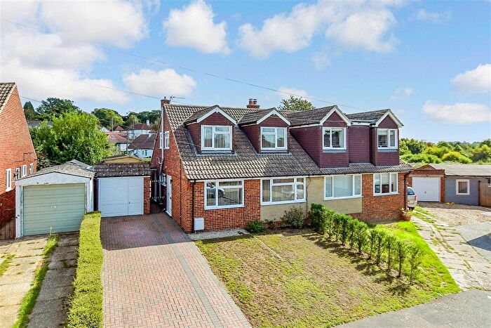 5 Bedroom Chalet For Sale In Ashendene Grove, Sturry, Canterbury, Kent, CT2