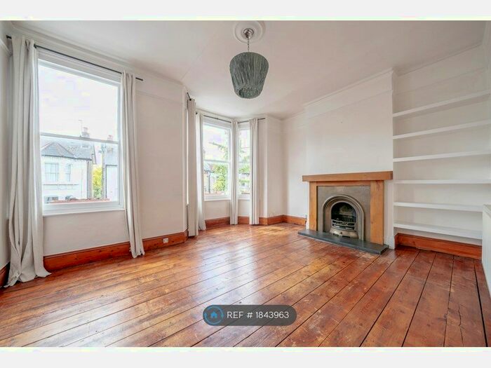 2 Bedroom Flat To Rent In Adys Road, London, SE15