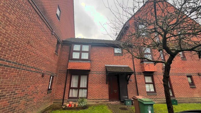 Studio To Rent In Hope Close, Sutton, SM1