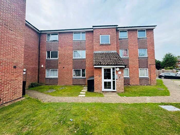 1 Bedroom Flat For Sale In Huxley Close, Northolt, UB5