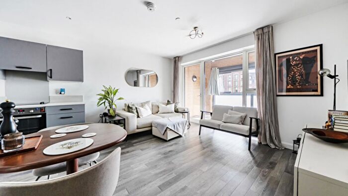 2 Bedroom Flat For Sale In Tabbard Apartments, East Acton Lane, London, W3