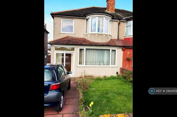 4 Bedroom Semi-Detached House To Rent In Foots Cray Road, London, SE9