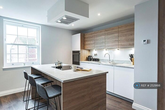 2 Bedroom Flat To Rent In King's Crescent Apartments, Derby, DE1